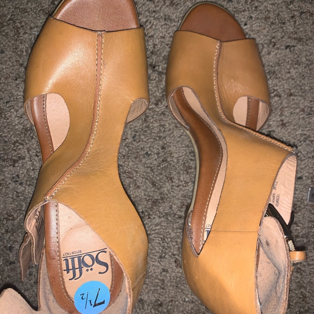 Sofft size 7.5 heels